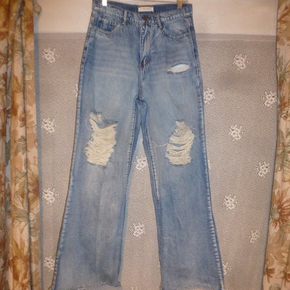 Trending  Ripped High Waist Raw Wide Leg 90’s Jeans sz 9 - Picture 1 of 12